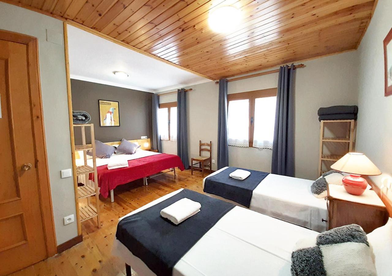Hostal Fonda Prat Puigcerdà Exterior photo