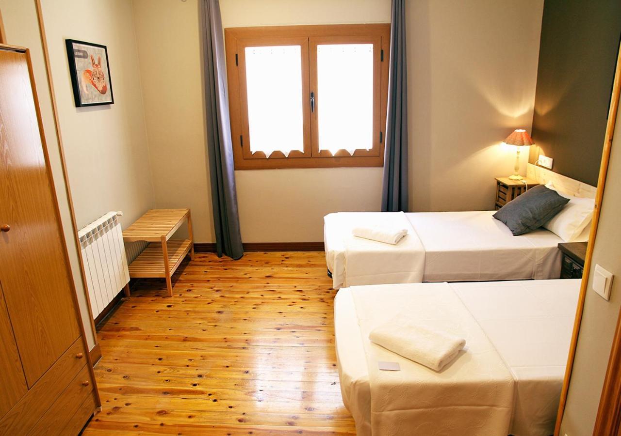 Hostal Fonda Prat Puigcerdà Exterior photo