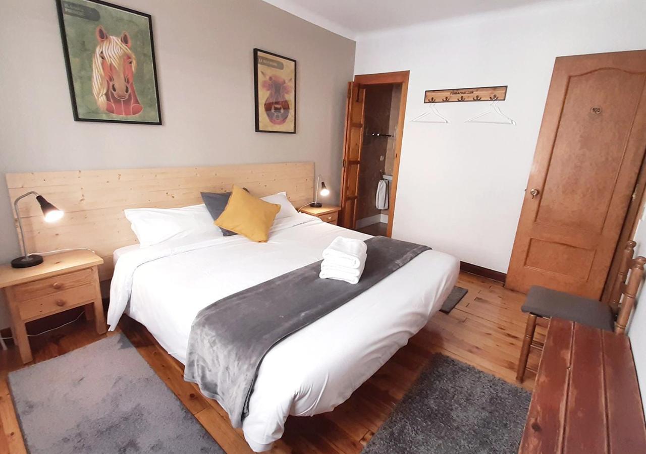 Hostal Fonda Prat Puigcerdà Exterior photo