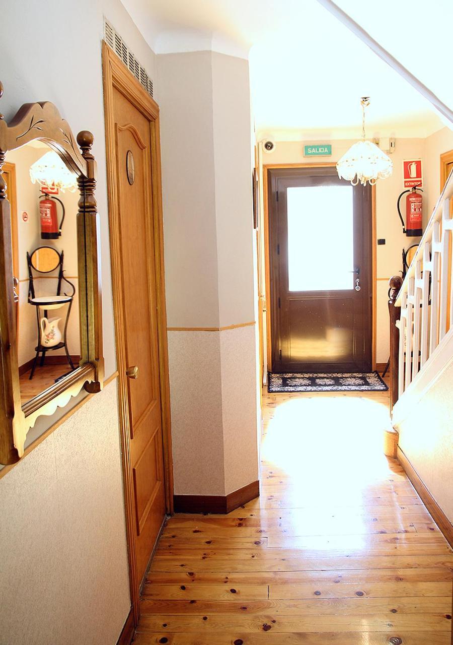 Hostal Fonda Prat Puigcerdà Exterior photo